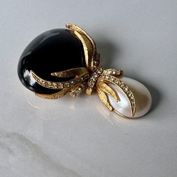 Vintage Designer Oscar de la Renta Black Glass Pearl Facet Crystal Dangle Brooch - Picture 3 of 14